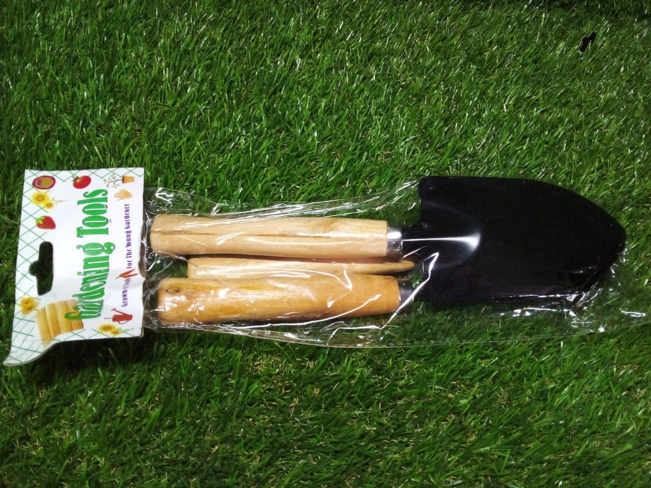 0542A 3pc Small Gardening Tools for Home Garden (Hand Cultivator, Small Trowel, Garden Fork) DeoDap 0542A 3pc Small Gardening Tools for Home Garden (Hand Cultivator, Small Trowel, Garden Fork) DeoDap